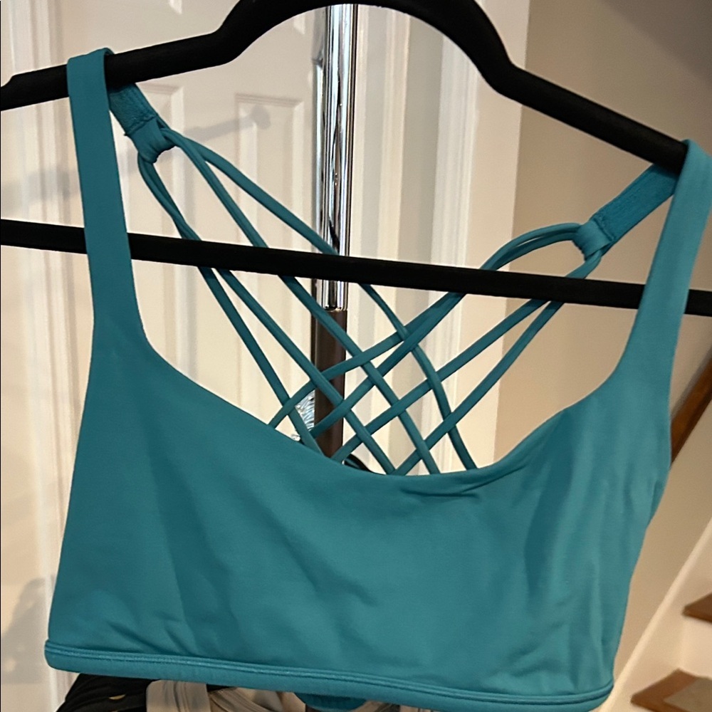 Lululemon size 10 EUC Strappy Blue Bralette